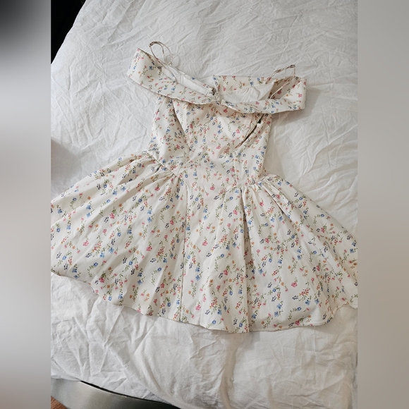 HOUSE OF CB Elida White Posy Print Corset Mini Dress Medium - Picture 5 of 10